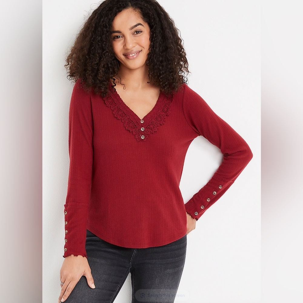 Maurice’s Burgundy Red Crochet Lace Henley Top Size XL Good Preloved Condition